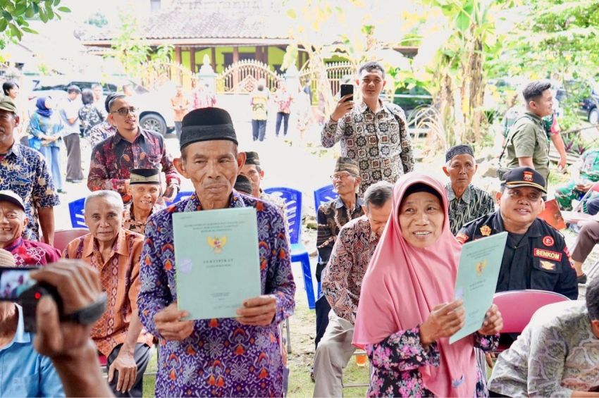 Sertipikat Tanah Mbah Tupon Kembali ke Tangan Yang Berhak