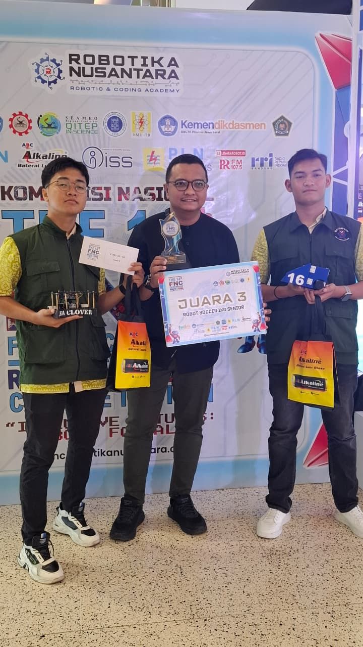 Tim Robotik MAN 1 Mandailing Natal Juara 3 Nasional Kompetisi Robot Soccer IKG Senior