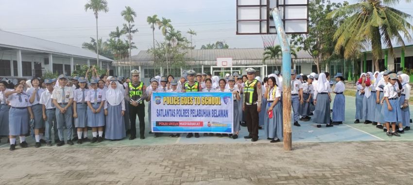 Sat Lantas Polres Pelabuhan Belawan Gelar Police Goes To School di SMA Negeri 9 Medan
