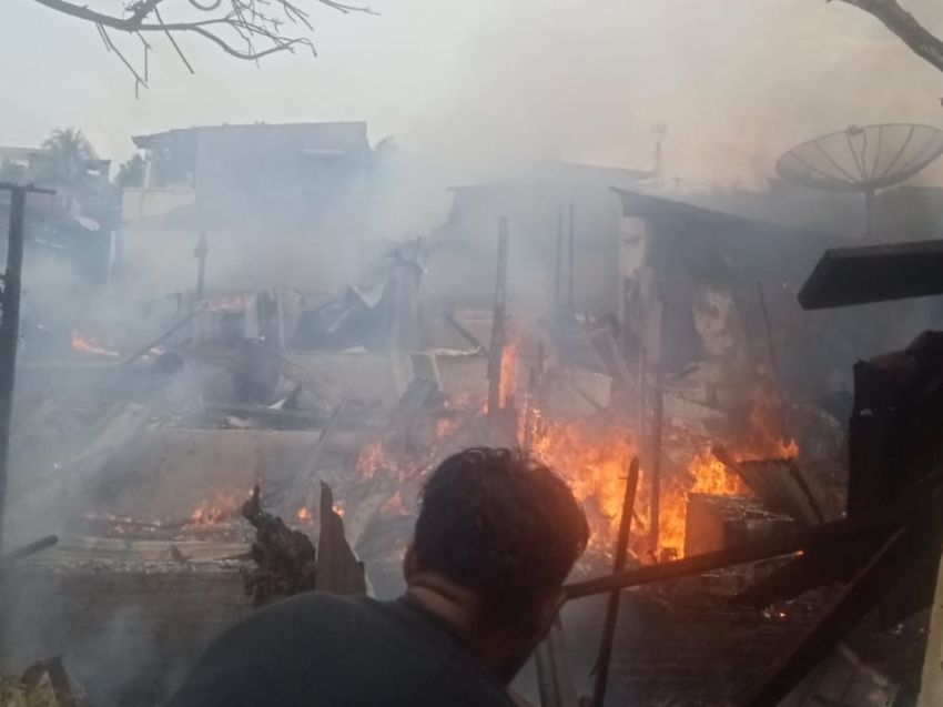 BEAKING NEWS: Api Hanguskan Satu Unit Rumah di Jalan Bakti Lama Rantauprapat