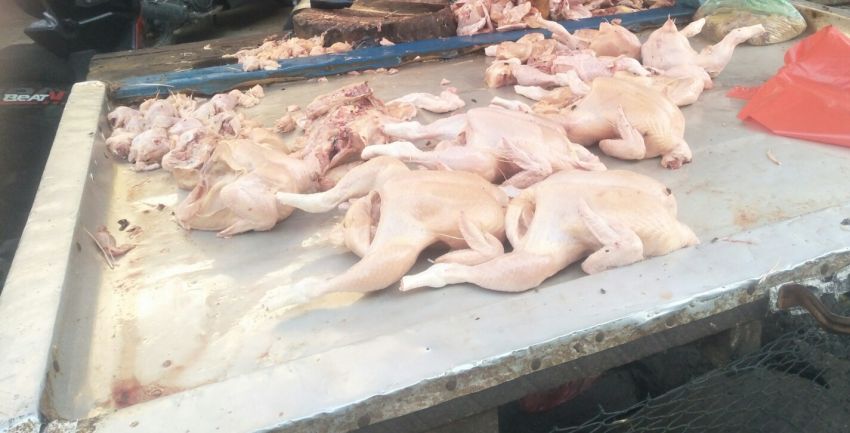 Harga Ayam di Pasar Gelugur Labuhanbatu Bertahan Rp40 Ribu per Kg