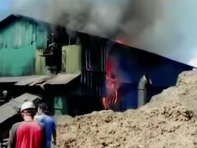 Pabrik Sawit LTS Kampung Pajak Terbakar, Api Berkobar Hebat di Jantung Mesin Pengolahan