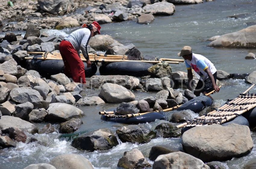 Nenek Pencari Batu Tewas Tertimbun Tanah Longsor