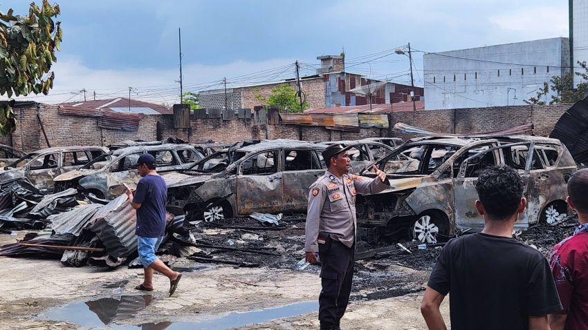 Gudang Penitipan Mobil di Kisaran Dilalap Api, 23 Kendaraan Hangus