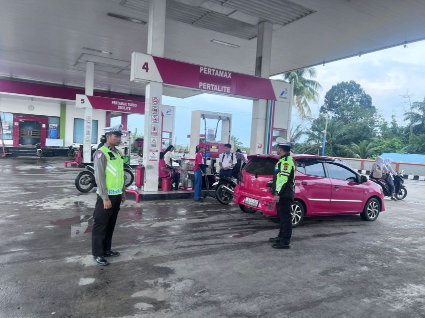 Antisipasi Kelangkaan BBM, Satlantas Polres Labusel Pantau SPBU