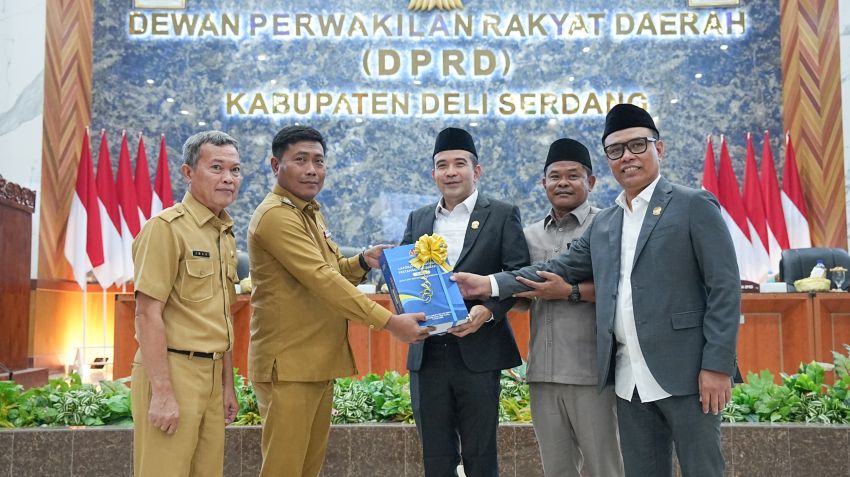 Lom Lom Suwondo Sampaikan LKPJ Bupati 2025 di Rapat Paripurna