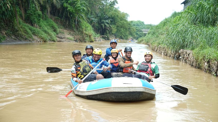 Wabup Lom Lom Suwondo Pimpin Susur Sungai Program Kali Bersih di Tanjung Morawa