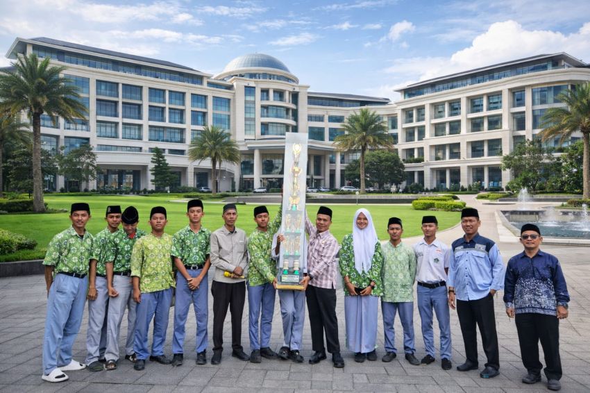 Paskibra MAPN 4 Medan Juara Umum Piala Rektor UMA