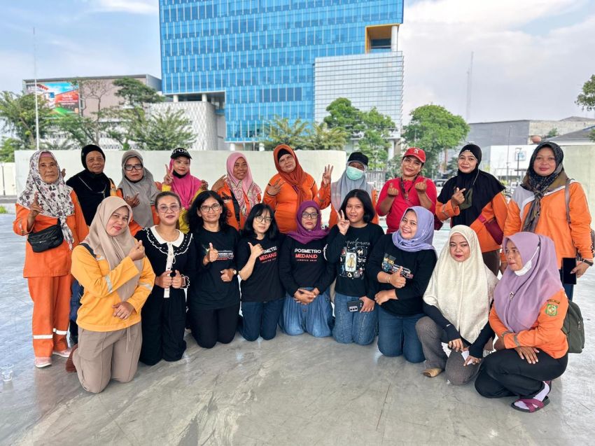 Kartini di Balik Sapu Perempuan-perempuan Penjaga Kota