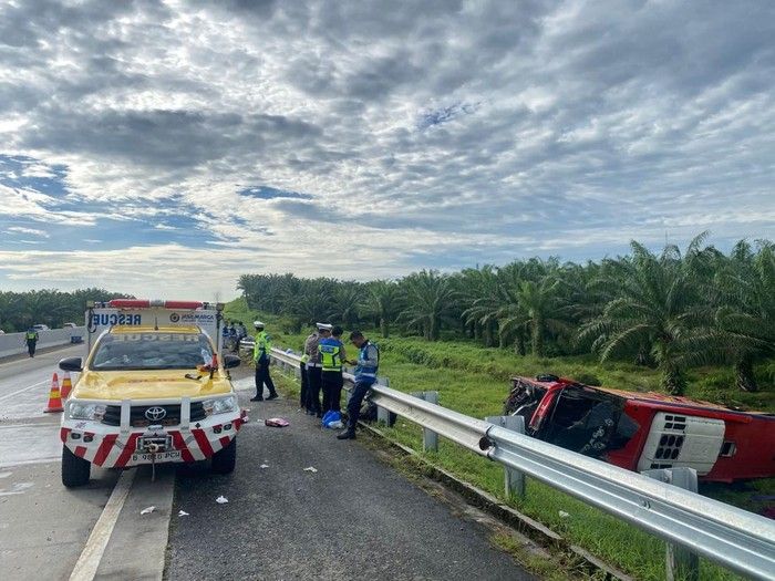 Kecelakaan Maut Bus Halmahera di Tol, Gara-gara Pick Up Bawa Ayam Lepas Ban, Lihat Identitas Korban