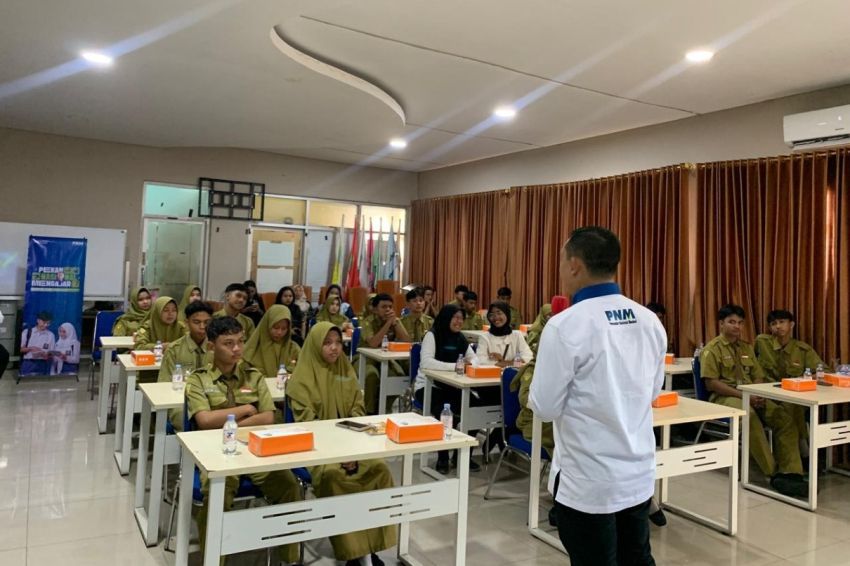 Prihatin Rendahnya Gaji Dosen Rp 3 Juta per Bulan, DPR Minta MK Kabulkan Hal Ini