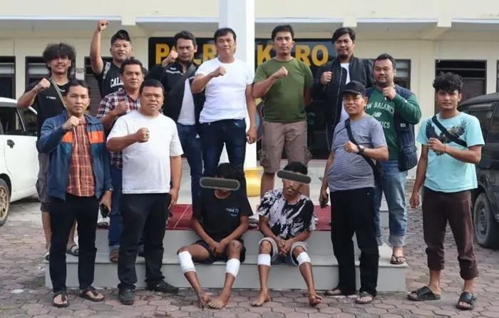 Jasad Dimasukkan Karung Dibuang di Bawah Jembatan, Mobilnya Dibawa Kabur