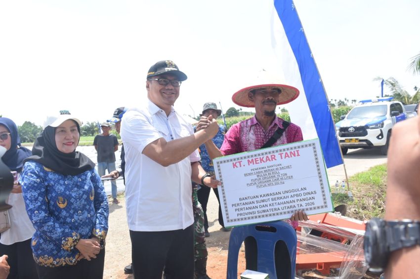 Tanam Cabai di Sunggal, Bupati Tindaklanjuti Keluhan Petani Soal Irigasi