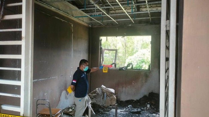 Mahasiswa Ricuh, Gedung Fakultas Pertanian USK Banda Aceh Terbakar