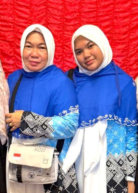 Harunya Naura Gantikan Ayah ke Tanah Suci
