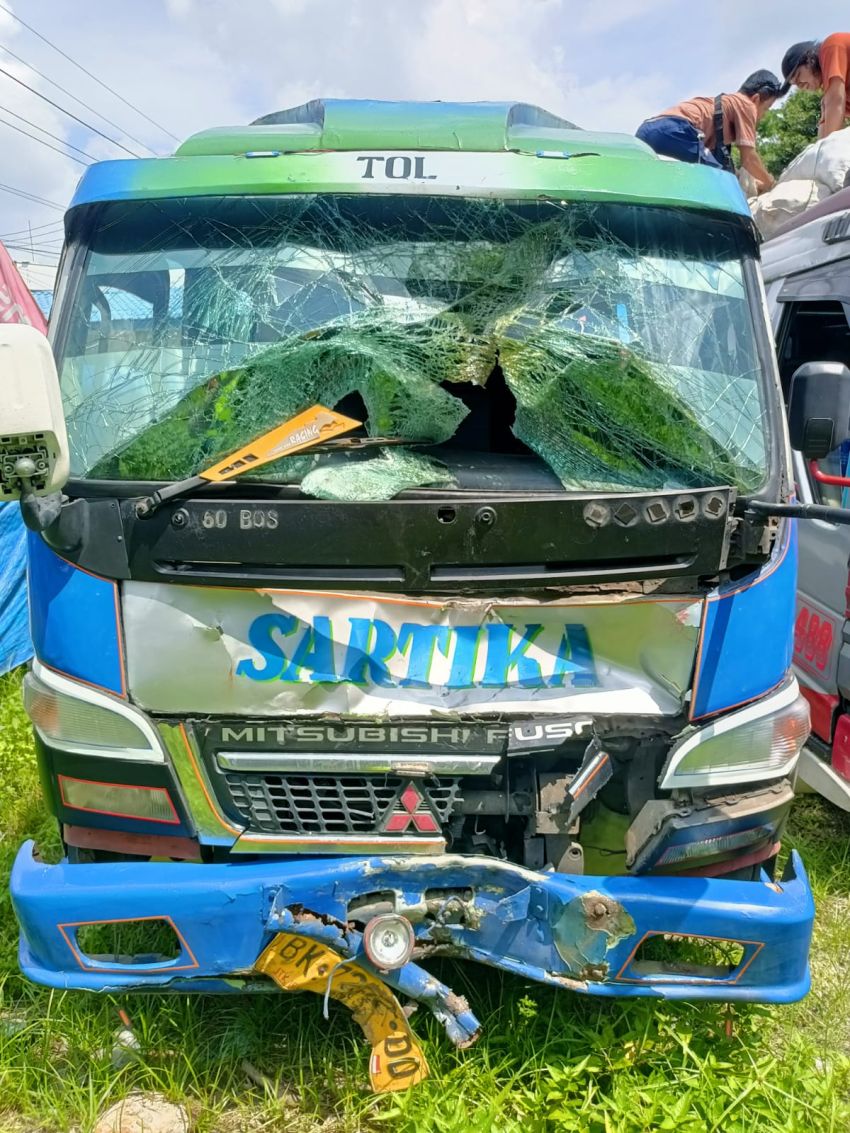 Sepeda Motor dan Bus Sartika Group Tabrakan di Jalinsum Asahan, Remaja 14 Tahun Luka Berat