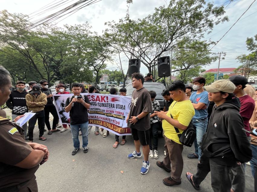 Guntur Geruduk Kejatisu, Segera Tetapkan Tersangka