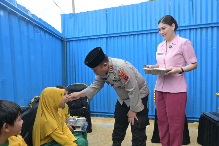 Meniti Indonesia Emas, Polres Labusel Luncurkan SPPG 5 Penuhi Gizi Ratusan Siswa di Kotapinang
