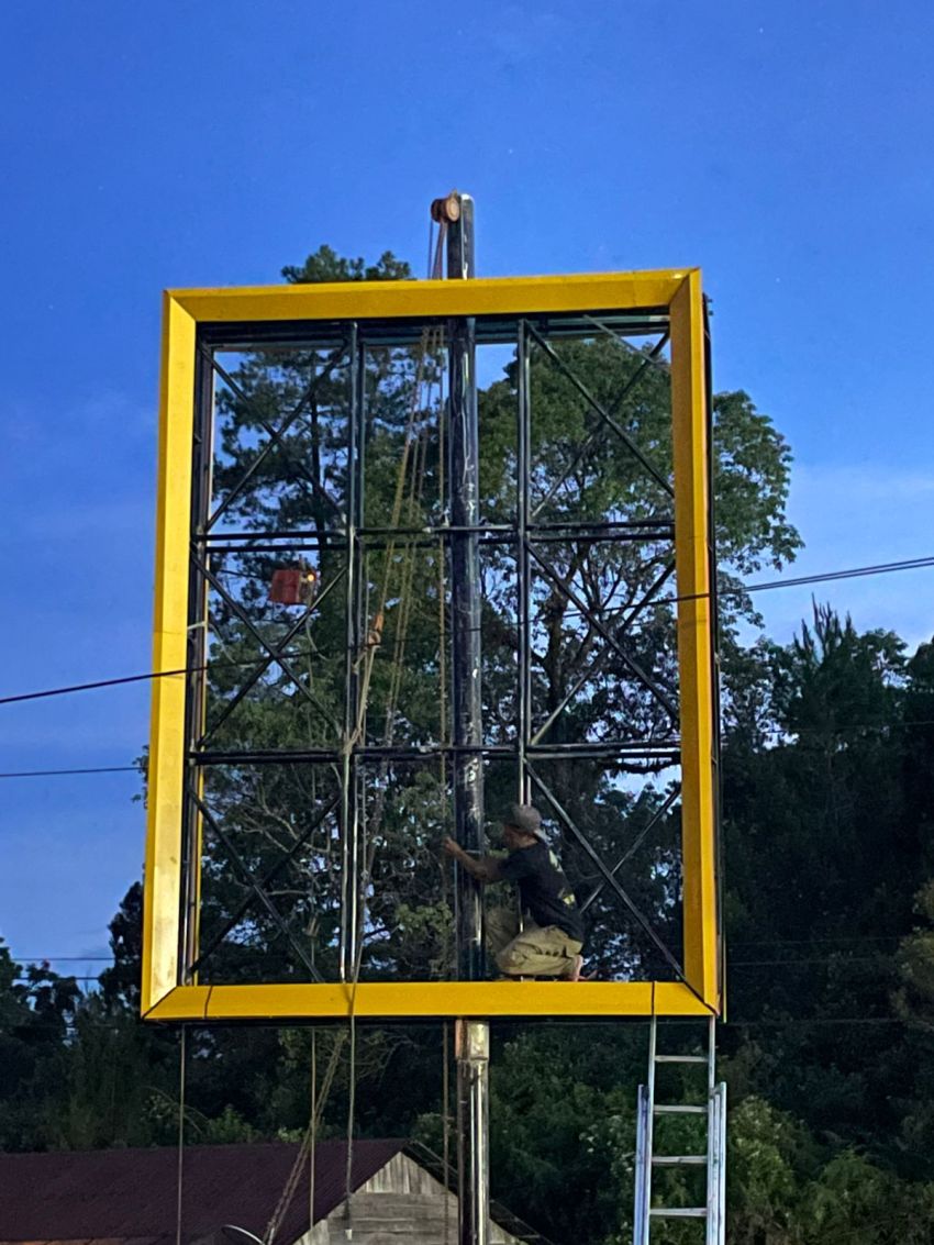 Dinas Kominfo Karo Bangun Billboard Tanpa Plang Proyek, Kadis Kominfo : Bentar Ya Dek