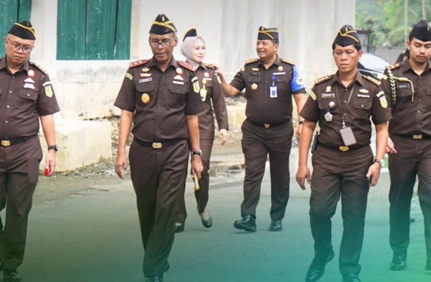 Hari Pertama Kerja, Kejatisu Muhibuddin SH MH Sapa Seluruh Pegawai di Lingkungan Kejatis