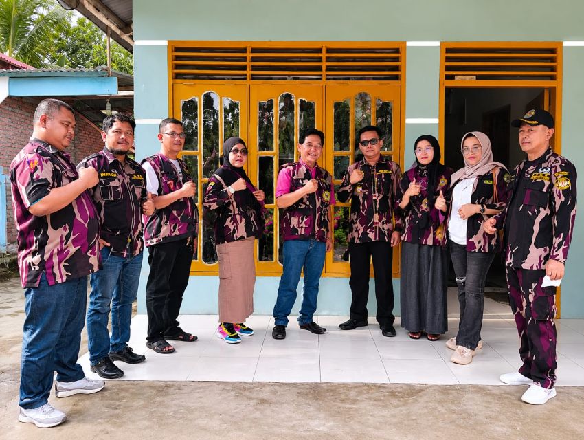 Mengejawantahkan Wangsit Siliwangi, AMS Labuhanbatu Salurkan Bantuan Semen untuk Korban Kebakaran