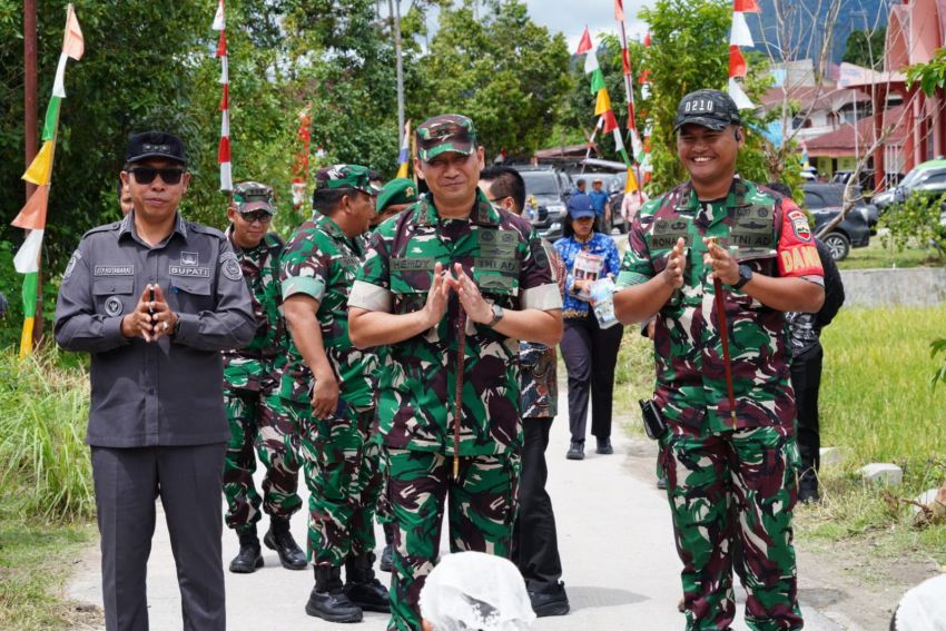 Pangdam I/BB dan Bupati Taput  Resmikan Jembatan Wiradharma Siualuompu