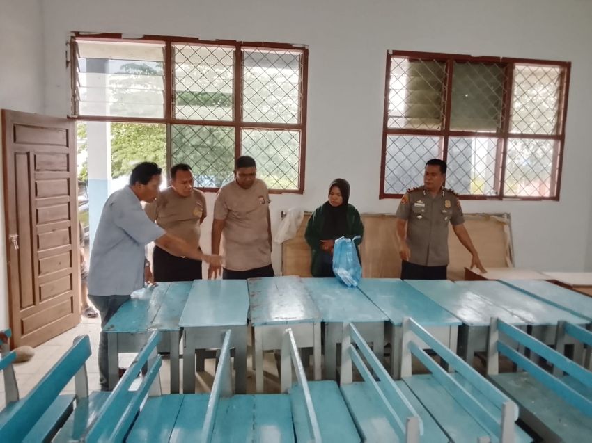 Usai Resmikan Fasilitas, Bhayangkari Sumut Salurkan 140 Set Meja dan Kursi untuk SD Terpencil di Karo