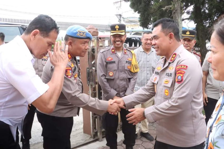 Hangat Membangun Kedekatan
