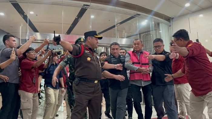 Ditahan Kasus Korupsi Tata Kelola MBG, Lodewyk Pusung Ternyata Pernah jadi Pangdam I/BB