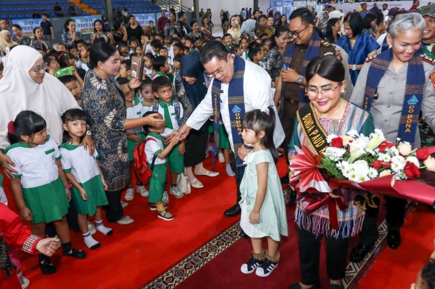 Wali Kota Wesly dan Bunda PAUD Ny Liswati Lepas 784 Anak Didik PAUD-SAB se-Kota Pematangsiantar