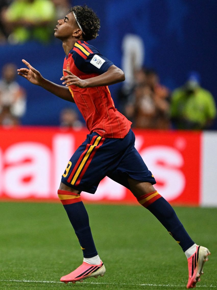 Lamine Yamal Cetak Gol Perdana di Piala Dunia, Ini Foto-foto Selebrasi yang Bikin Cewek-cewek Terpesona...