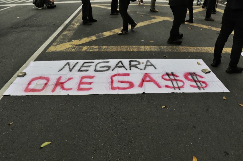 Kepung Lapangan Merdeka, Mahasiswa: Copot Kepala BGN Sumut Hentikan MBG, Lihat Foto-fotonya