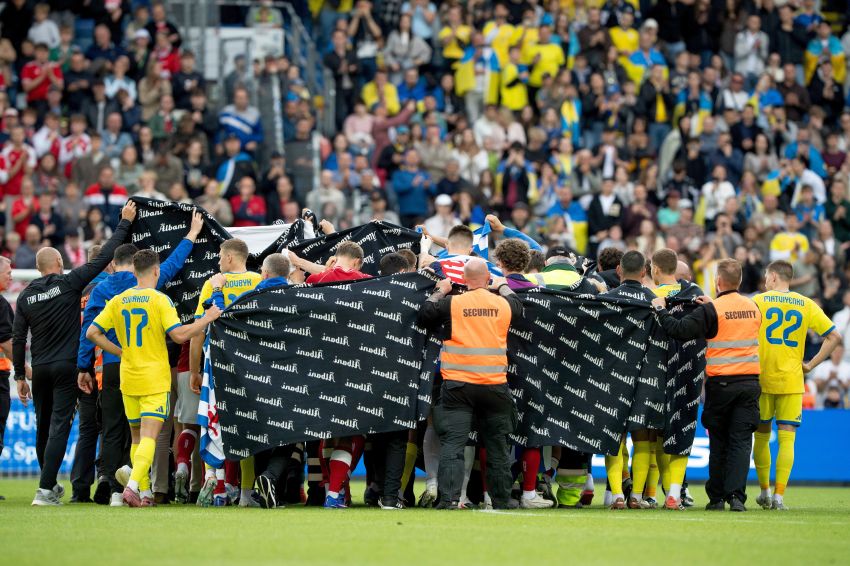 Lagi! Christian Eriksen Kolaps, Laga Denmark vs Ukraina Dihentikan