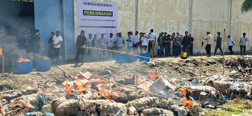 Bea Cukai Teluk Nibung Musnahkan Barang Sitaan Senilai Rp1 Miliar, Didominasi Ballpress dan Rokok Ilegal