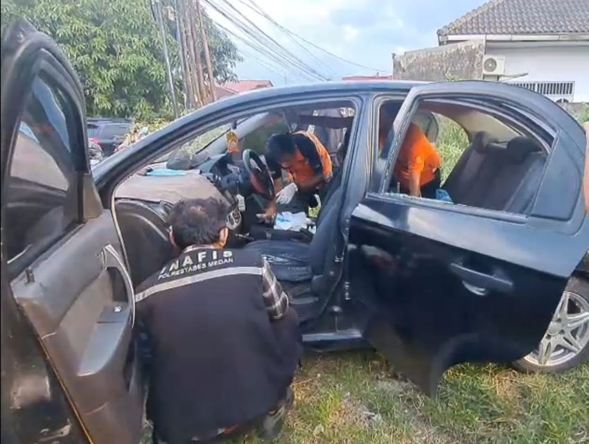 Mati Lampu Ngadem di Mobil, Suami Istri Ditemukan Tewas