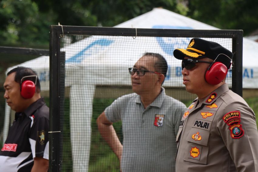 Kapolres Latihan Menembak Bersama Forkopimda Binjai