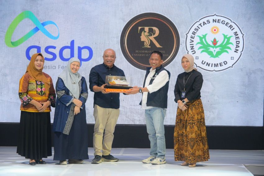 Fairground Fantasia Unimed Suguhkan Catwalk Spektakuler dan Tata Rias Bertaraf Internasional