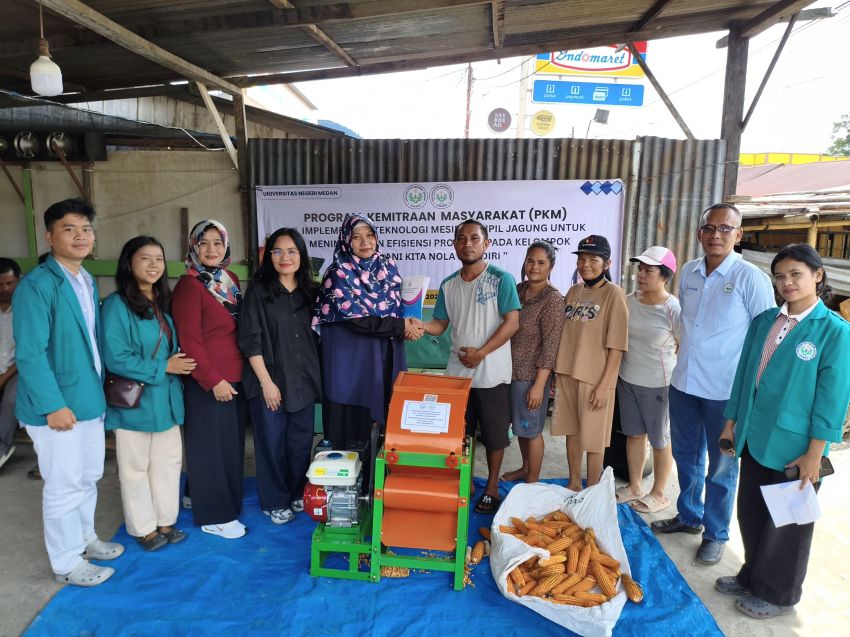 Tim Pengabdian UNIMED Implementasikan Teknologi Mesin Pemipil Jagung untuk Kelompok Tani  Pakpak Bharat
