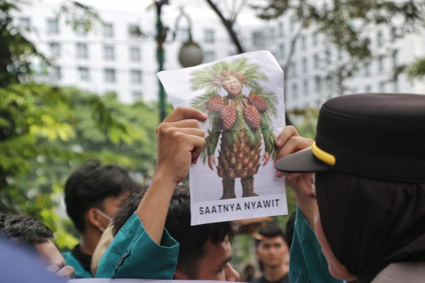 Kepung Lapangan Merdeka, Mahasiswa: Copot Kepala BGN Sumut Hentikan MBG, Lihat Foto-fotonya