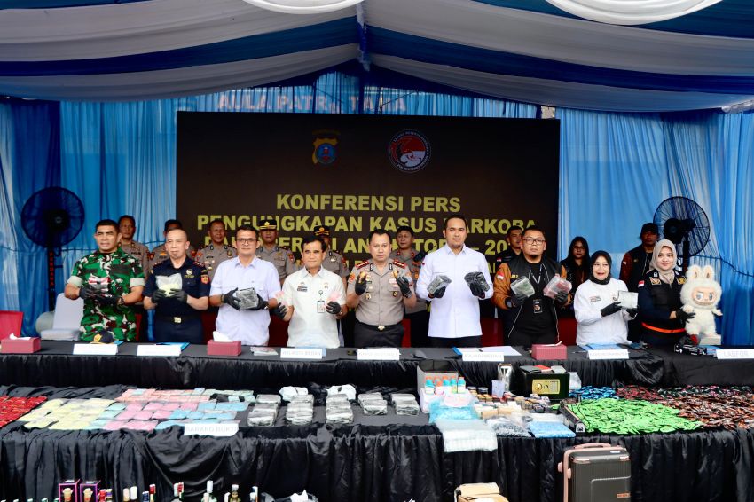 Jean Calvijn Habisi Komplotan Jaringan Internasional