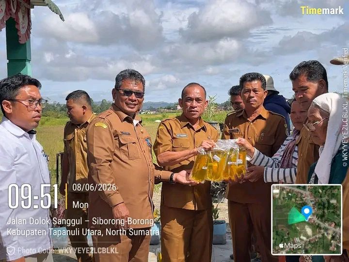 Jaga Ketahanan Pangan, Bupati Taput Gandeng Bulog Salurkan 854 Ton Beras dan 170 Ribu Liter Minyak Goreng untuk 42.741 Keluarga