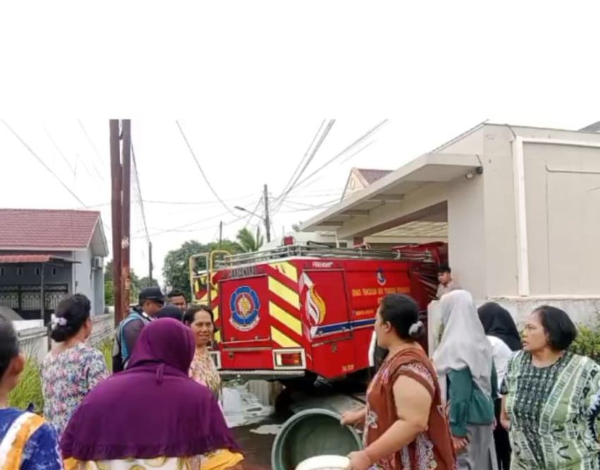 Walikota Medan Rico Waas Arahkan Damkarmat Bantu Warga yang Krisis Air