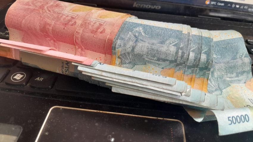 Nilai Tukar Rupiah Menguat Menjadi Rp17.941 per Dolar AS