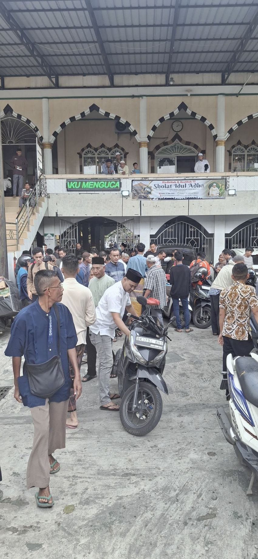 Sentuh Hati Warga, Ini Aksi Humanis Kader GRIB Jaya Medan Saat Bagikan Ribuan Porsi Makanan