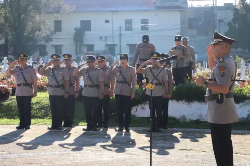 Polres Karo Ziarah ke TMP Kabanjahe Kenang Jasa Para Pahlawan