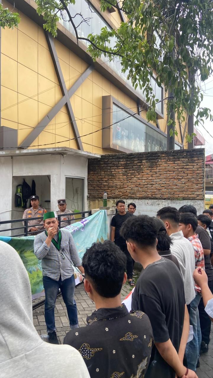 Badko HMI Sumut Unjuk Rasa di PT INL Medan, Soroti Harga Minyak Subsidi dan Dugaan Bobroknya Tata Kelola Perusahaan