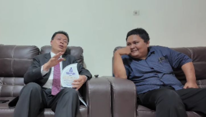 Ephorus HKBP Victor Tinambunan Temui 'Master Buku Ende' Ryanto Silalahi