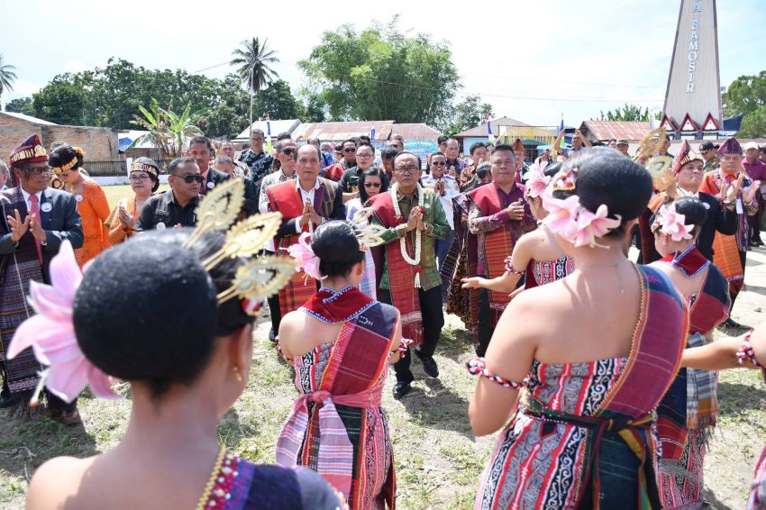 Wabup Samosir Ajak Pomparan Toga Samosir Berkontribusi Bangun Bona Pasogit, Pesta Bolon PTSBI Gaungkan Persatuan dan Pelestarian Budaya Batak