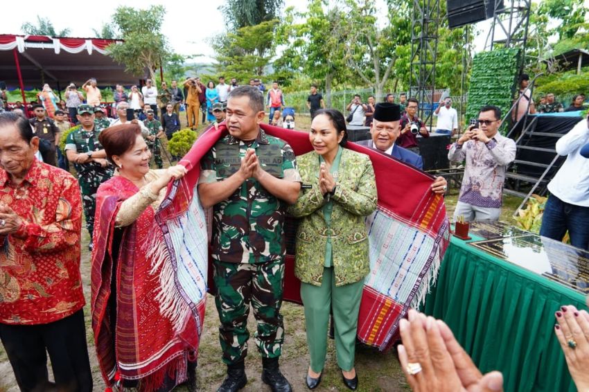 Di Balige, Jenderal TNI Maruli Simanjuntak Berpesan Jaga Persaudaraan dan Warisan Budaya