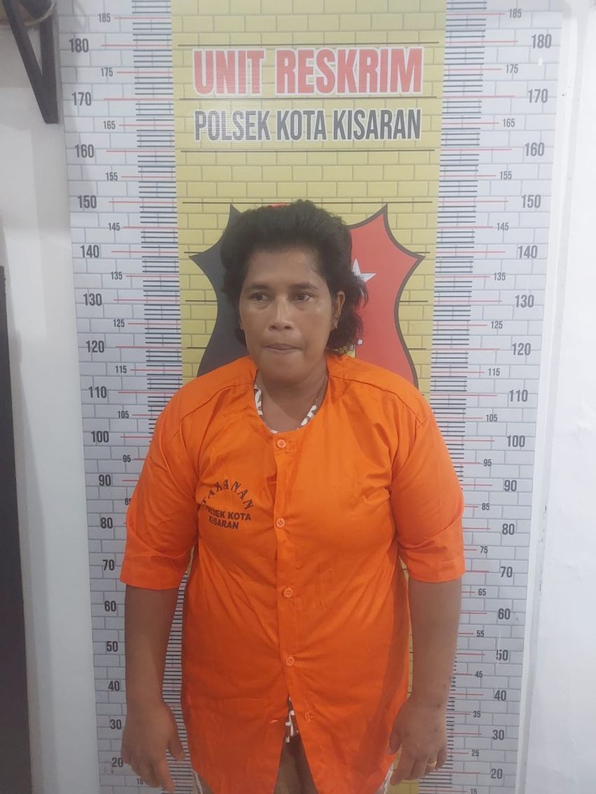 Emak-emak Diringkus Ketahuan Ngedar Sabu